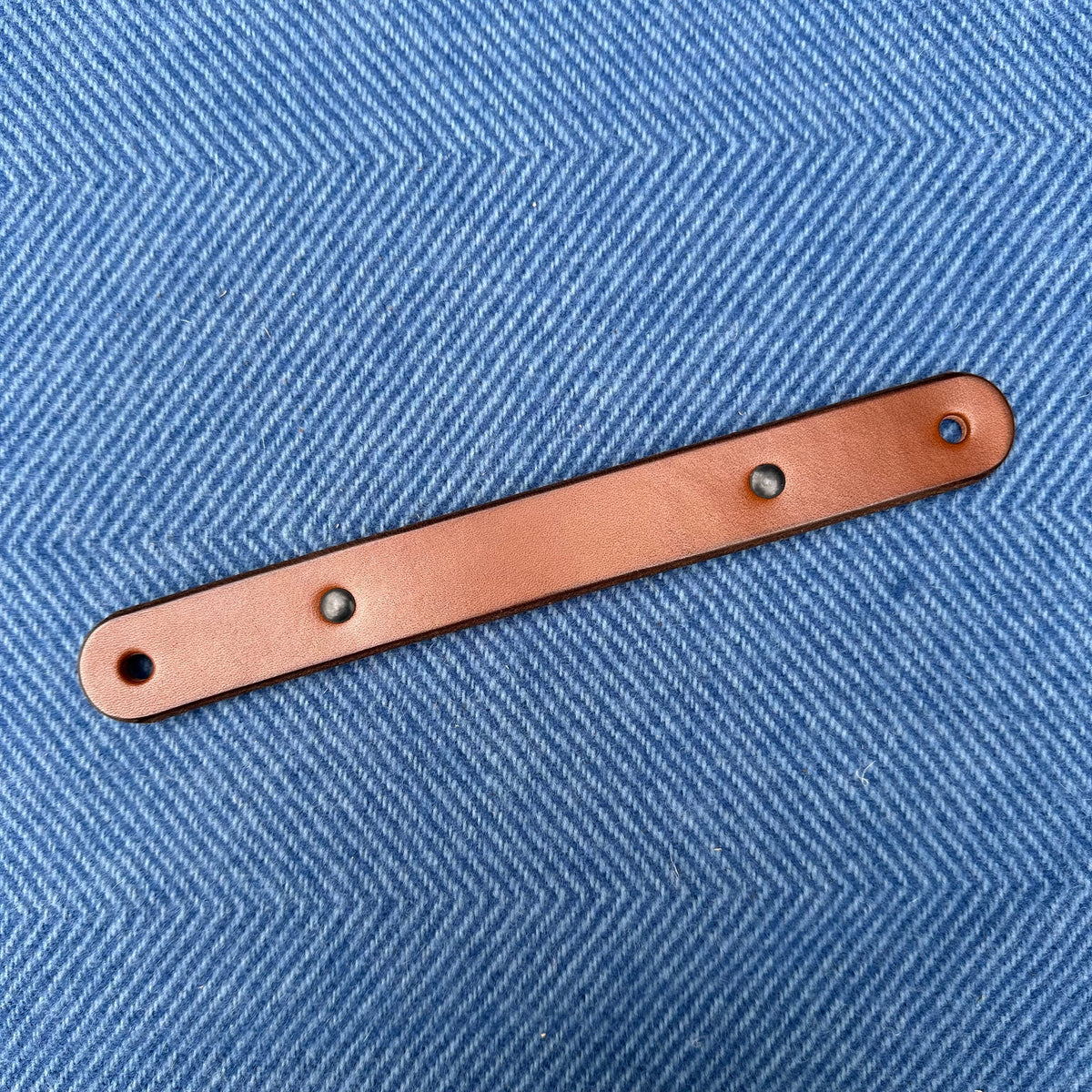 Walnut Studiolo AS-IS AS-IS SALE Leather Handle - The Tilikum Small 4" Center-to-Center / Light Brown / Black / Light Color
